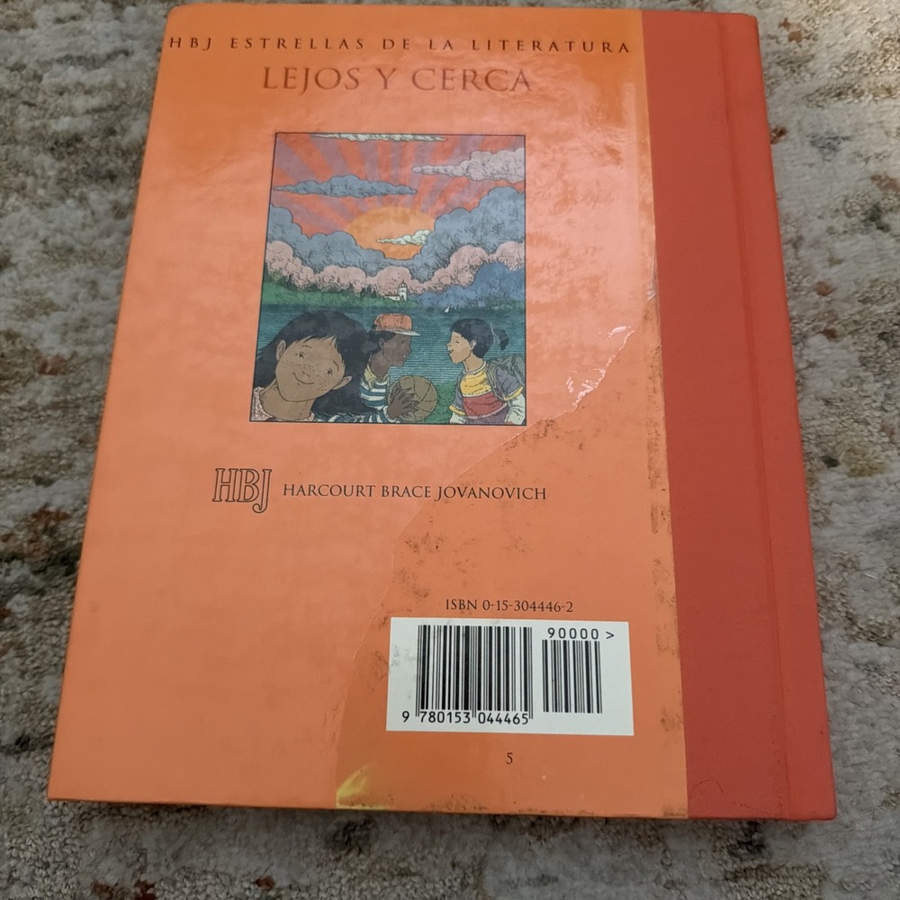 Lejos Y Cerca/Grade 5 Estrellas de la Literatura" series published by Harcourt B - Picture 3 of 3